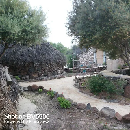 Ovile Juanne Loddo מלון